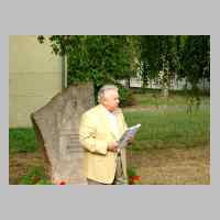 59-09-1165 5. Kirchspieltreffen 2003. Harry Schlisio bei seiner Ansprache..JPG